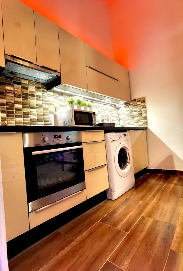 Dolce Vita Supremier Apartment บูดาเปสต์ ภายนอก รูปภาพ